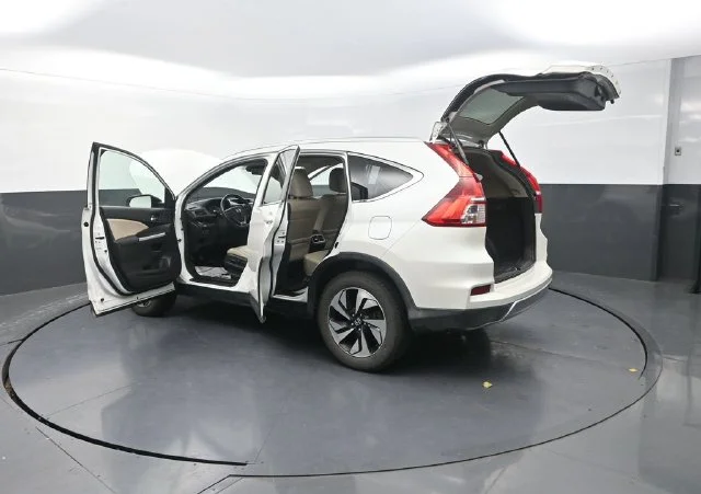 Used 2016  Honda Touring image 33