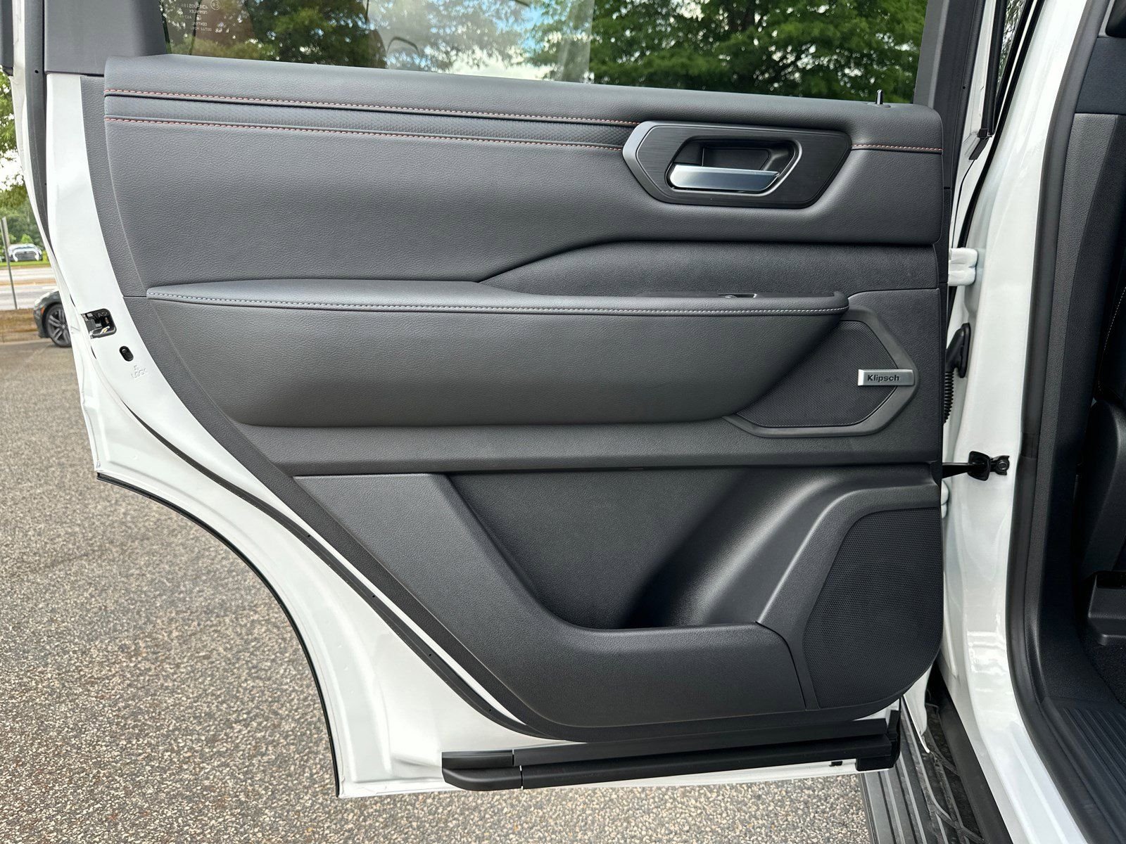 2025 Nissan Armada PRO-4X - Photo 22