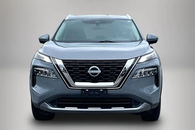 Used 2023 Gray Nissan SL image 3