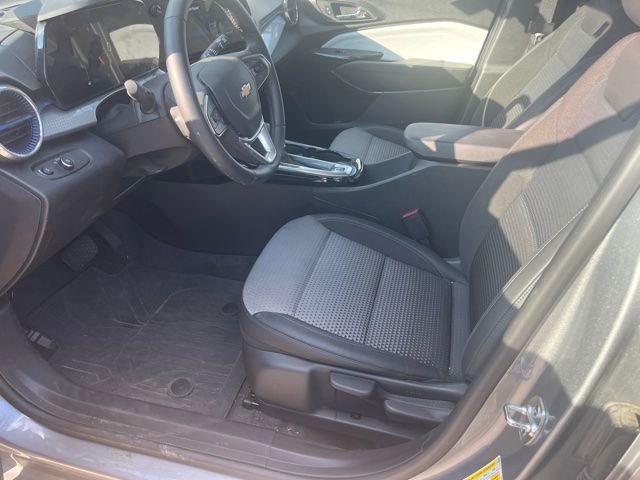 Used 2024 Gray Chevrolet LT image 10