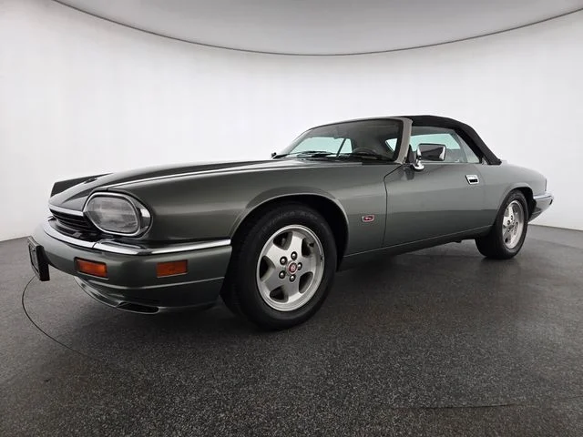 Used 1995 Green Jaguar 2+2 image 24