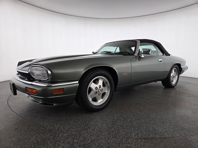 Used 1995 Green Jaguar 2+2 image 24