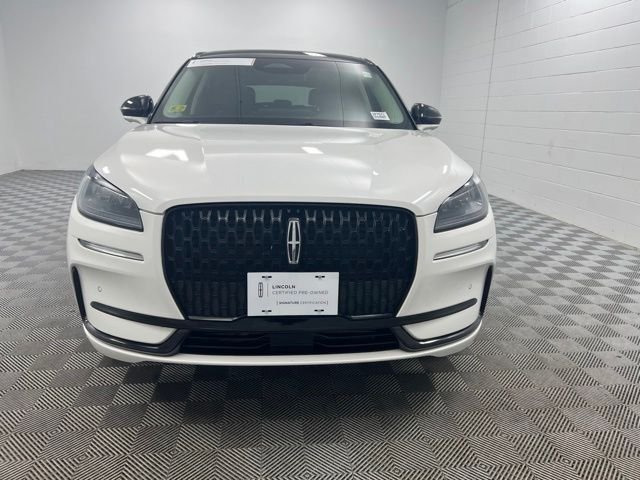 Used 2023 White Lincoln Standard image 3