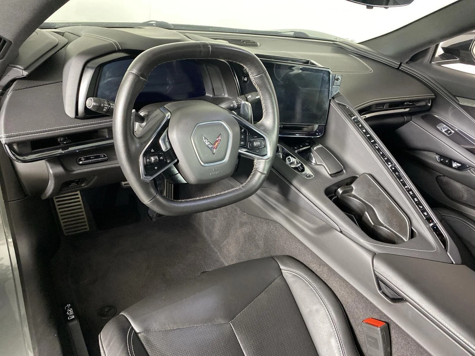 Used 2023 Hypersonic Gray Metallic Chevrolet 2LT image 26