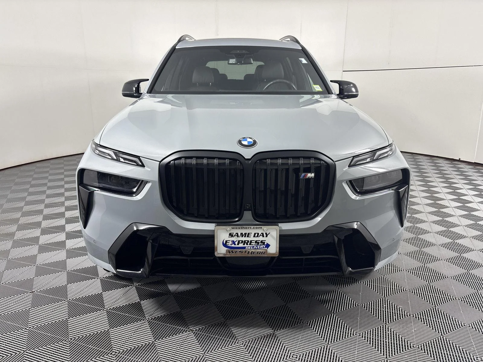 Used 2024 Brooklyn Grey Metallic BMW M60i image 2
