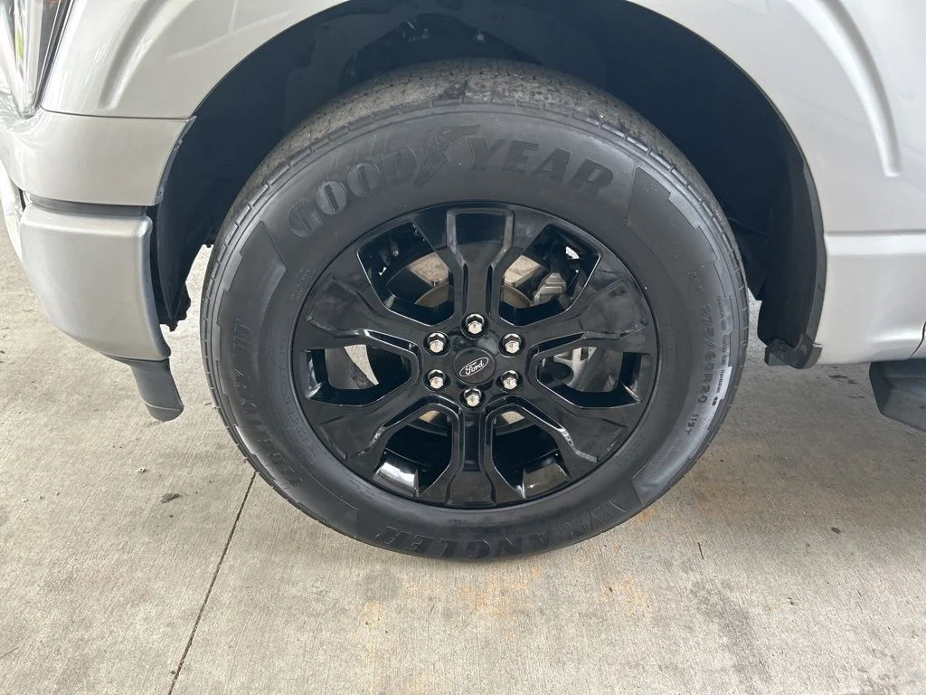 Used 2022 Silver Ford XLT image 13
