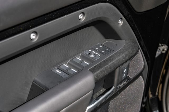 2025 Land Rover Defender V8 - Photo 63