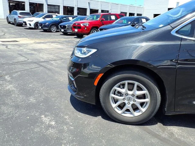 Used 2023 Black Chrysler Touring L image 25