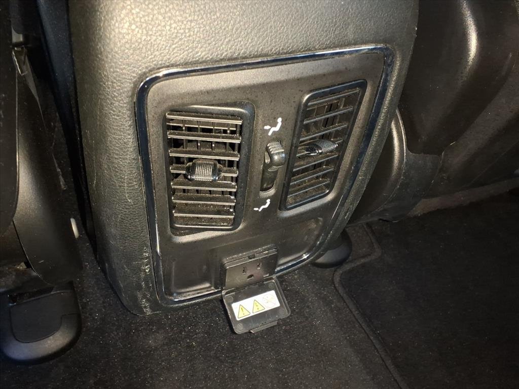 2022 Jeep Cherokee Laredo photo 2