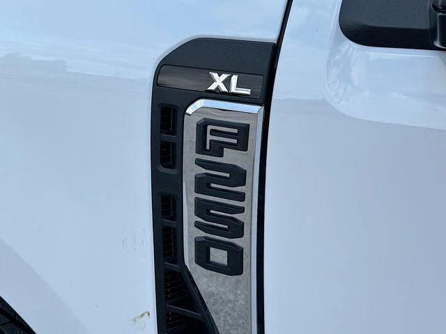 New 2026 Oxford White Ford XL image 17