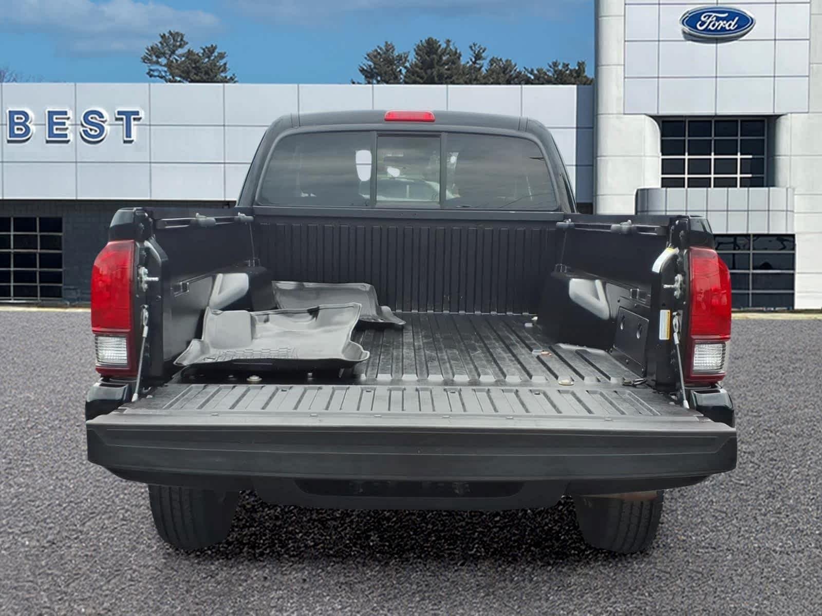 Used 2022 Midnight Black Metallic Toyota SR image 6