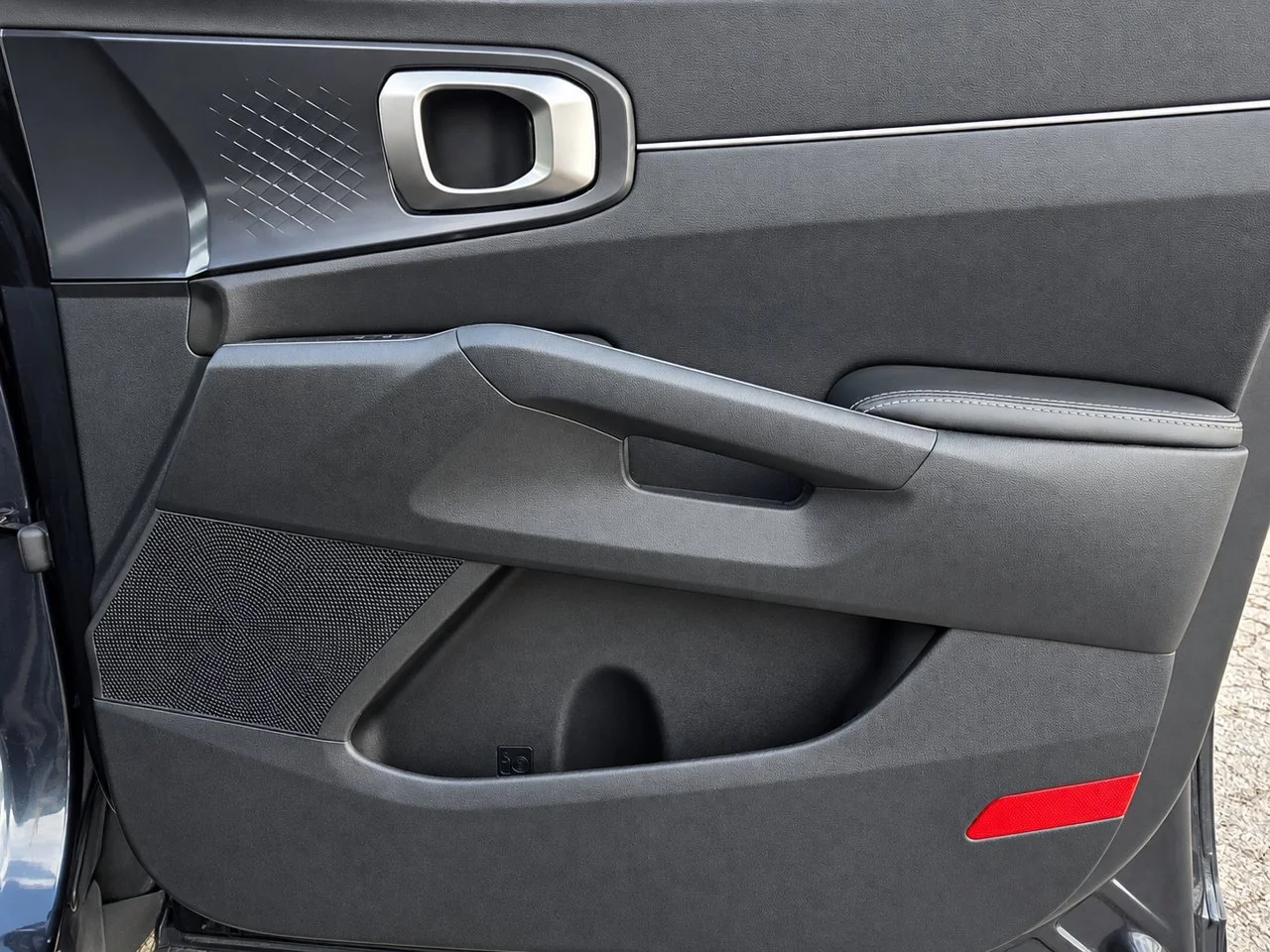 Used 2024  Kia S image 29