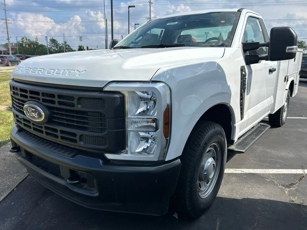 New 2026 Oxford White Ford XL image 1