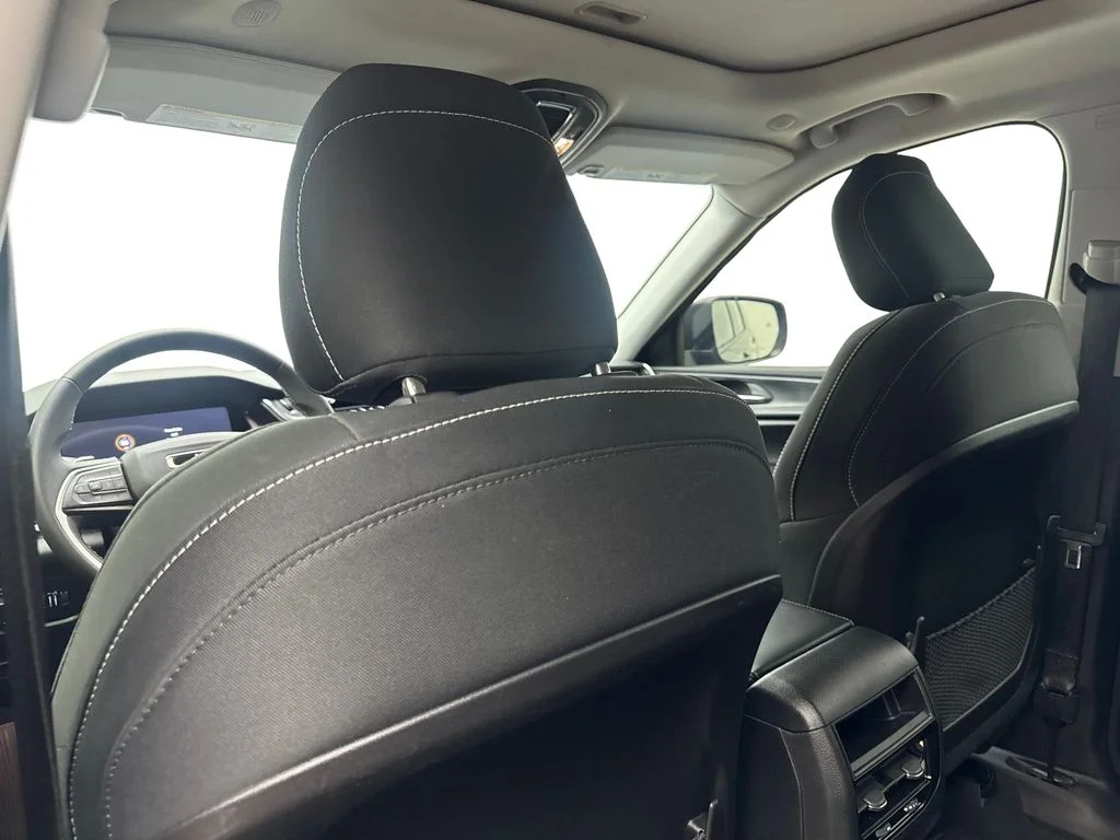 Used 2024 Black Jeep Laredo image 38