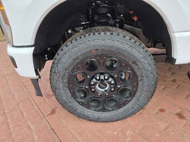 New 2026 Oxford White Ford F-250® XLT image 38