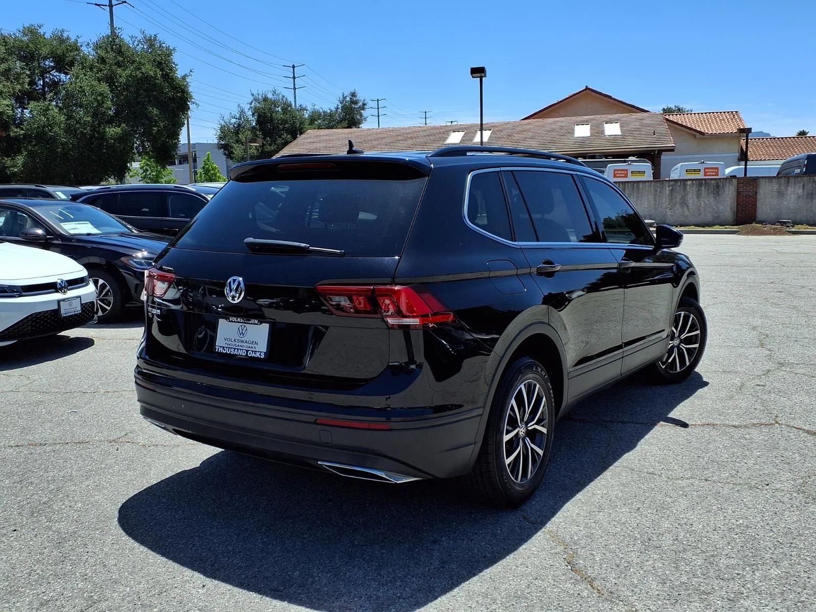 Used 2019 Black Volkswagen 2.0T SE image 5