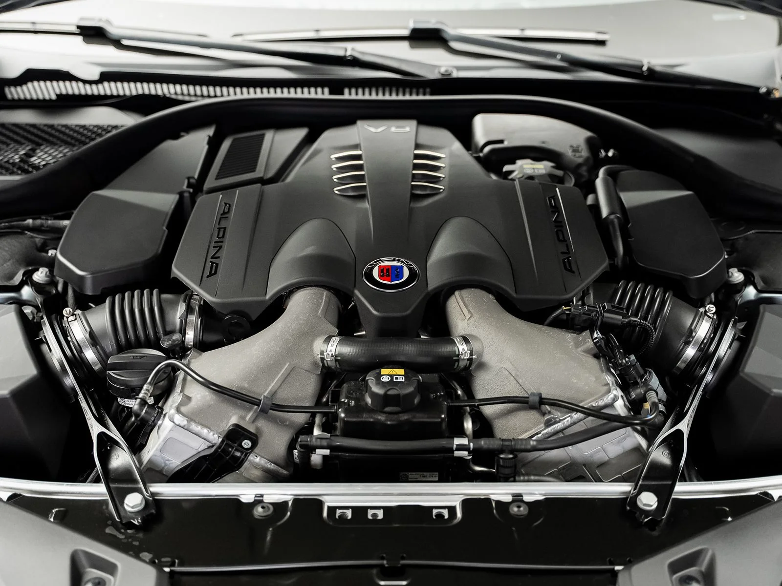 Used 2022 Blue BMW ALPINA B8 xDrive image 64