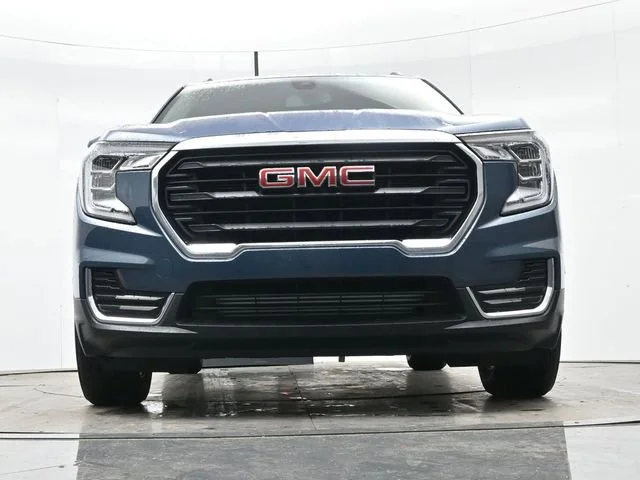 Used 2024 Downpour Metallic GMC SLE image 26