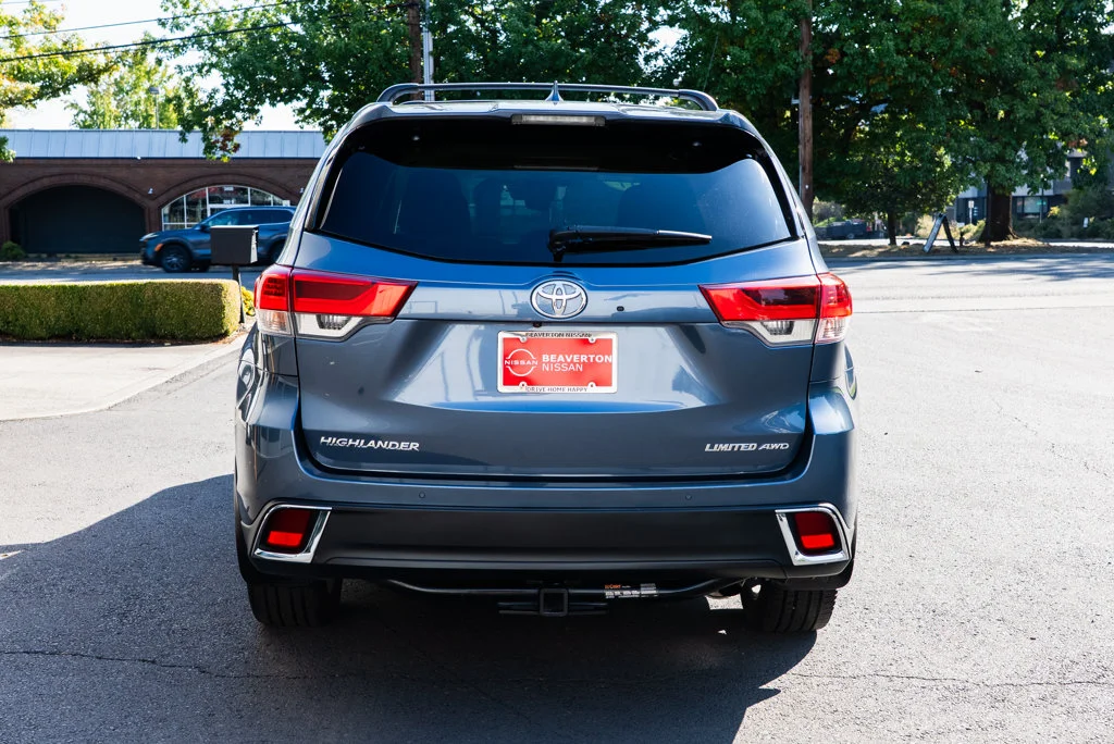 Used 2017 Blue Toyota Limited Platinum image 5
