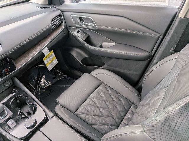 New 2026 Super Black Nissan Platinum image 16