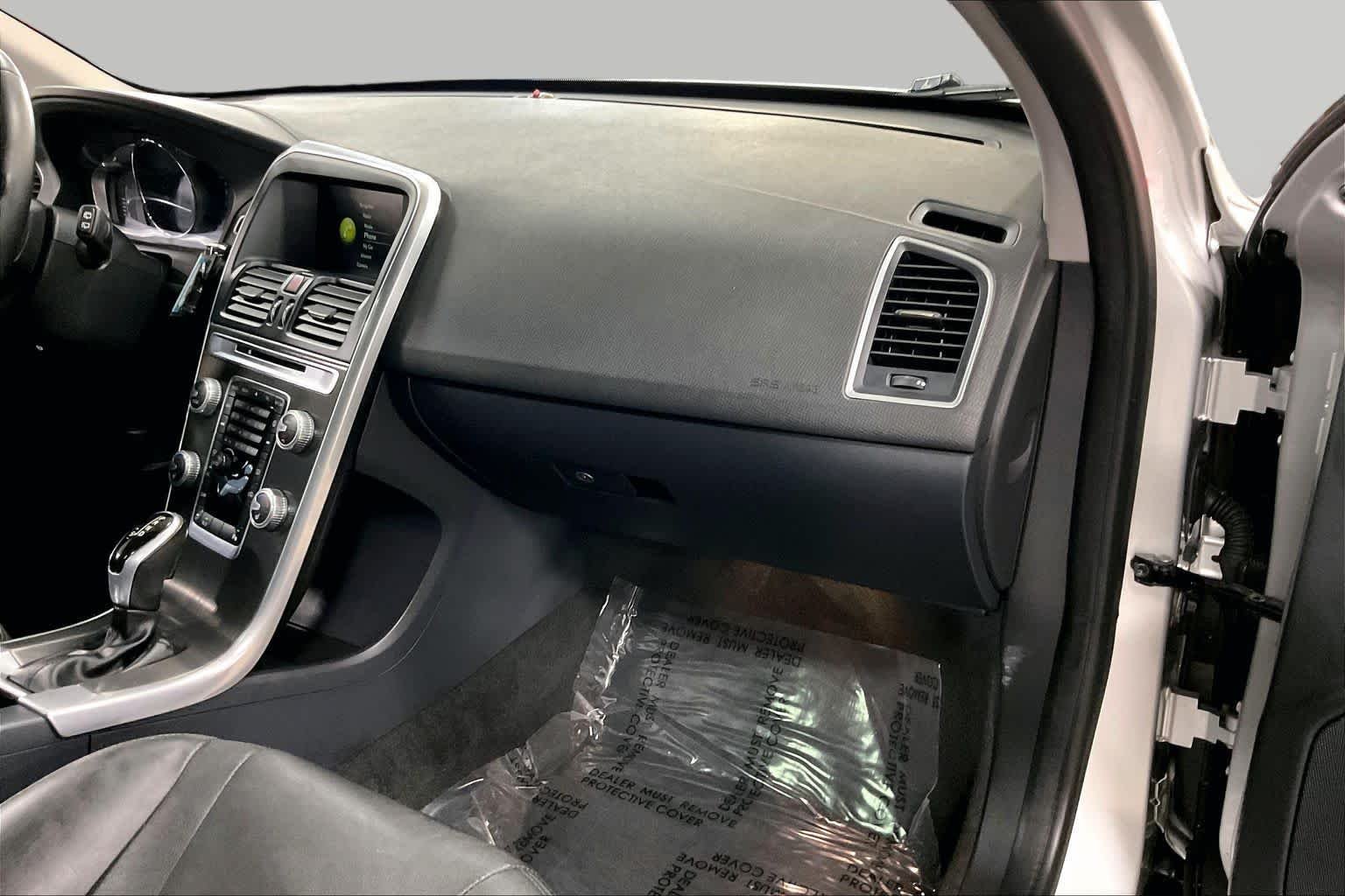 Used 2016 Bright Silver Metallic Volvo T5 Premier image 19