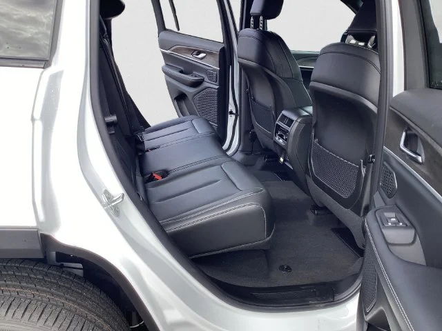 New 2027 Bright White Clearcoat Jeep LIMITED 4X4 image 14