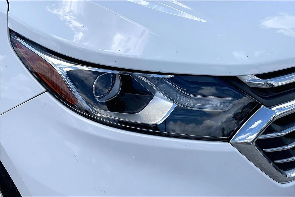 Used 2020 White Chevrolet Premier image 33
