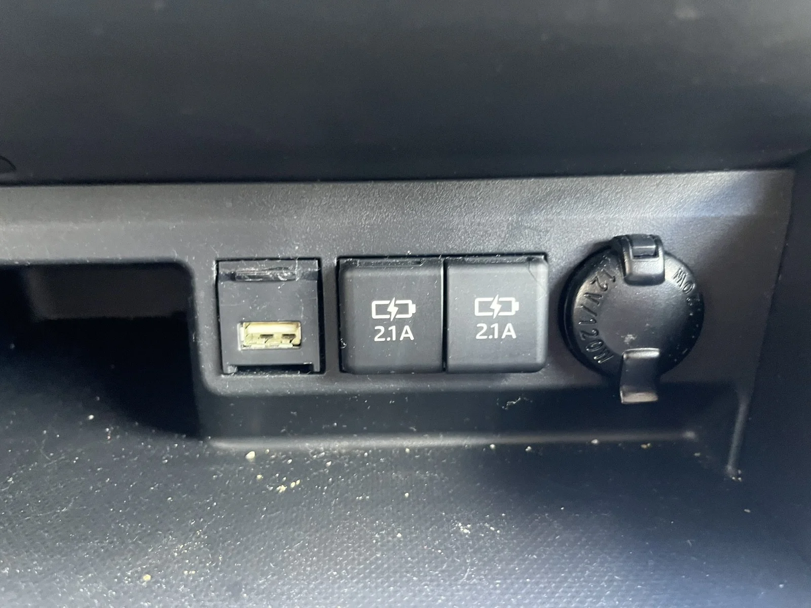Used 2021 Blizzard Pearl Toyota L FWD image 18