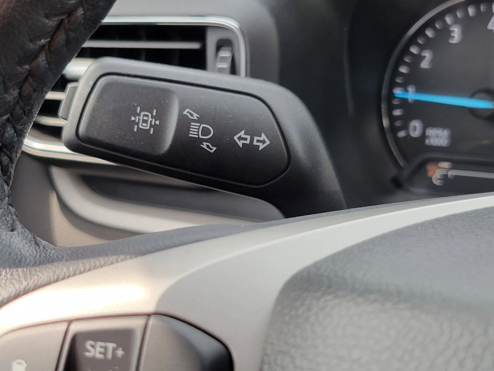 Used 2023 Silver Ford XLT image 15