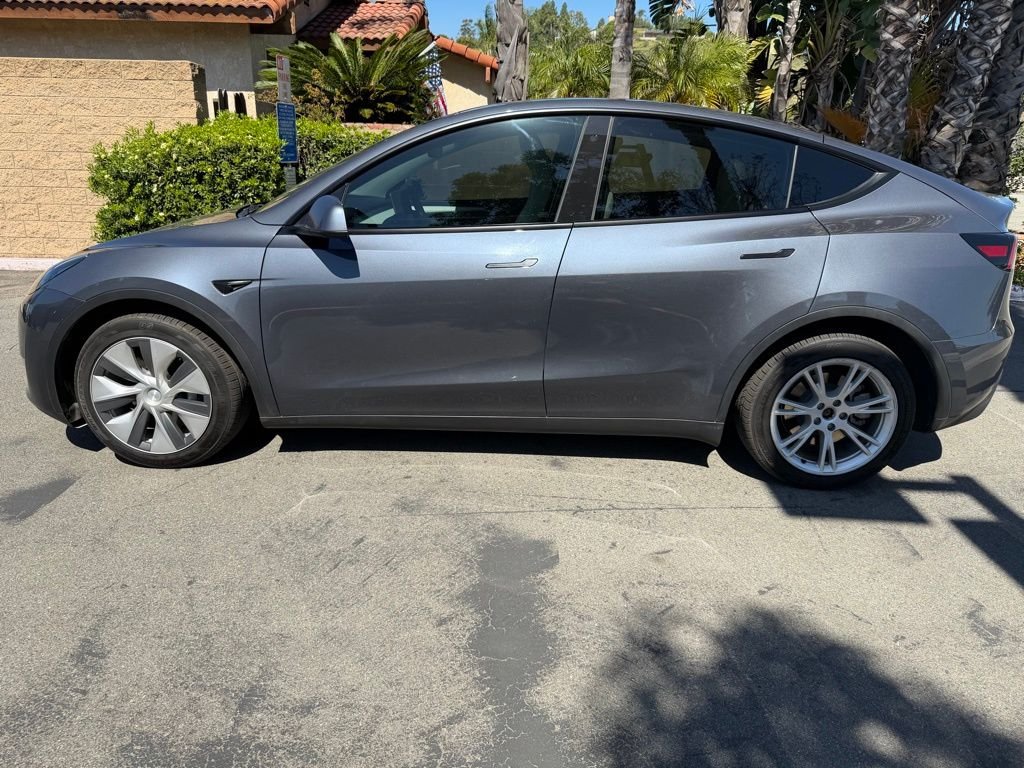 Used 2023 Silver Tesla Long Range image 3