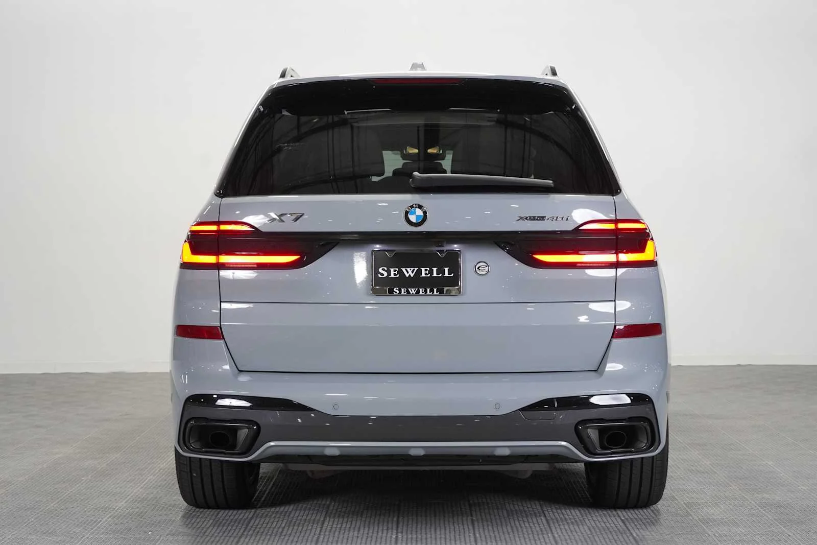 Used 2026 Brooklyn Grey Metallic BMW xDrive40i image 5