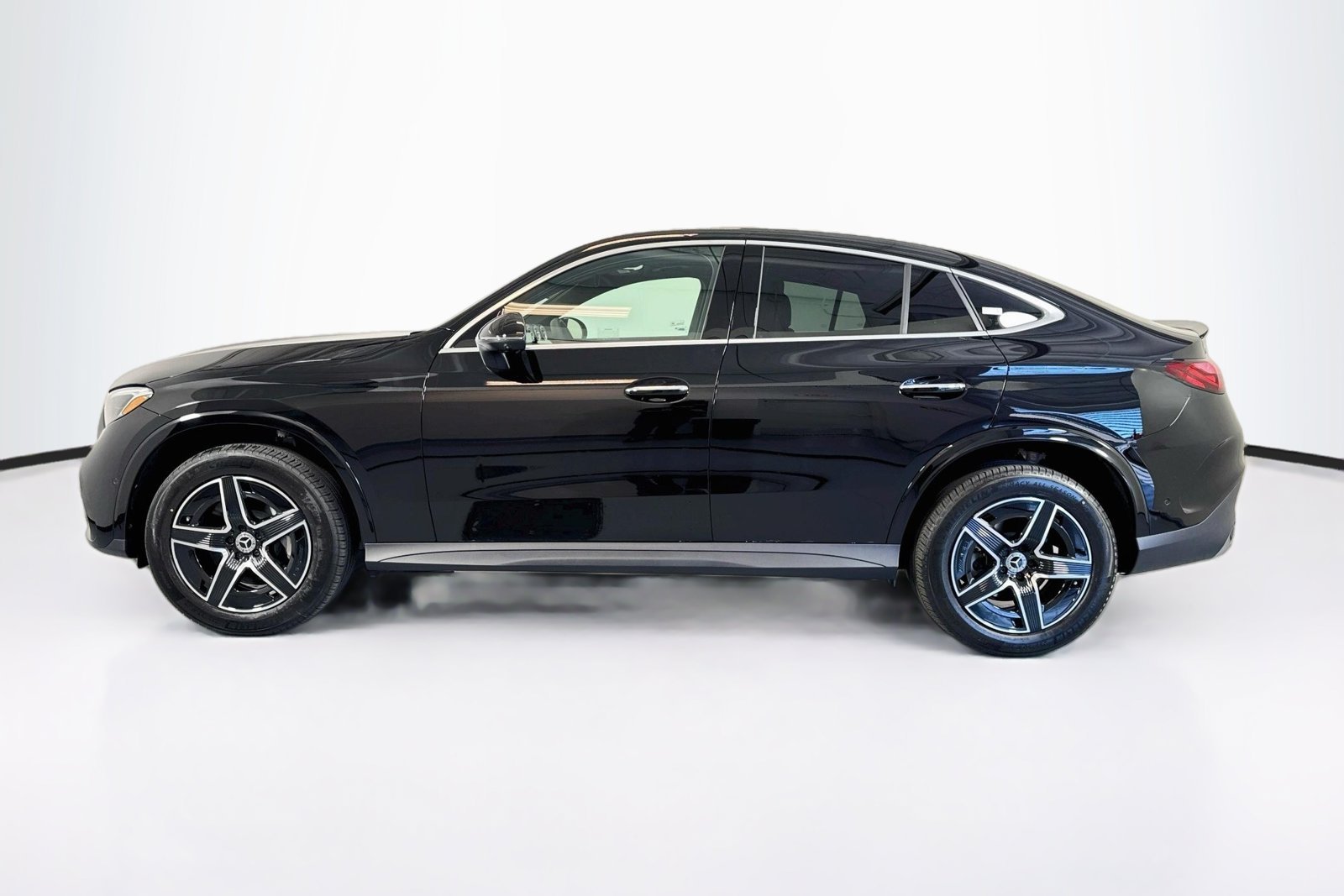 New 2027 Black Mercedes-Benz GLC 300 image 8