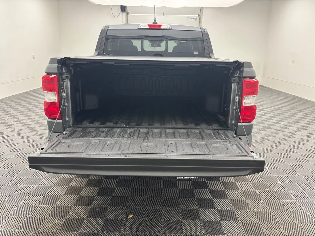 Used 2024 Gray Ford Lariat image 10