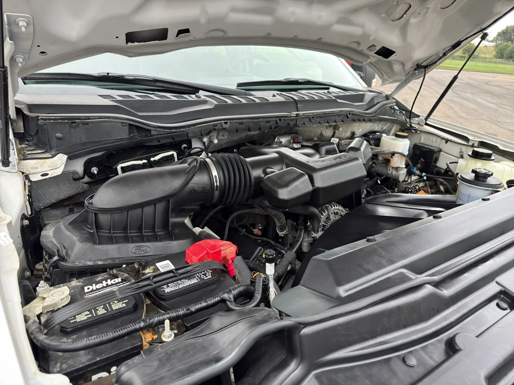 Used 2019 Oxford White Ford XL image 35