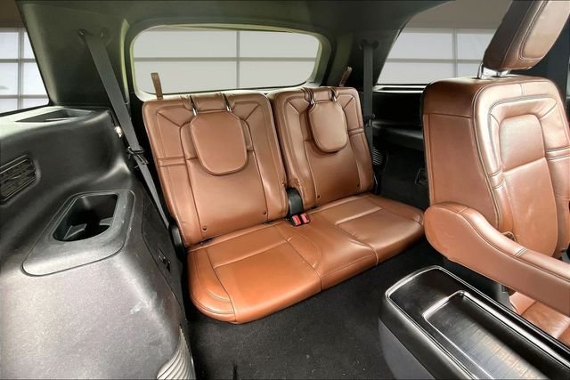 Used 2021 White Lincoln Reserve image 28