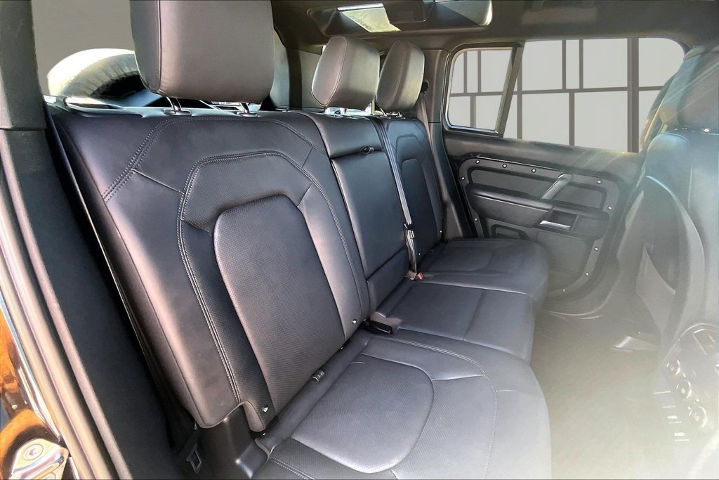 Used 2026 Black Land Rover X-Dynamic SE image 27