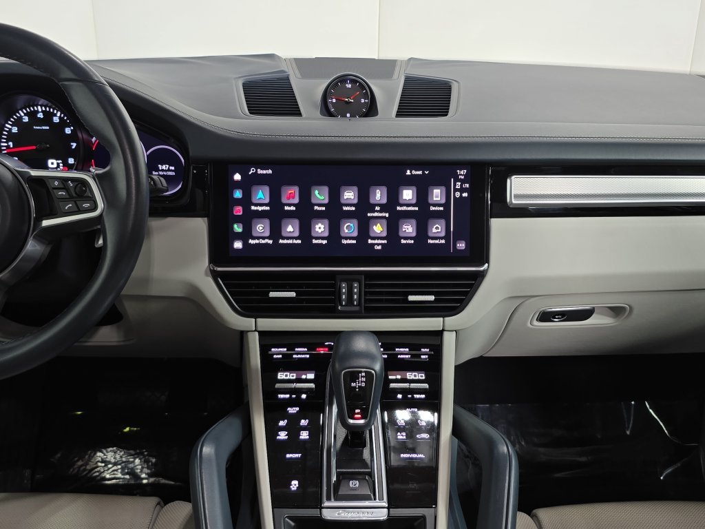 Used 2022  Porsche Platinum Edition image 16