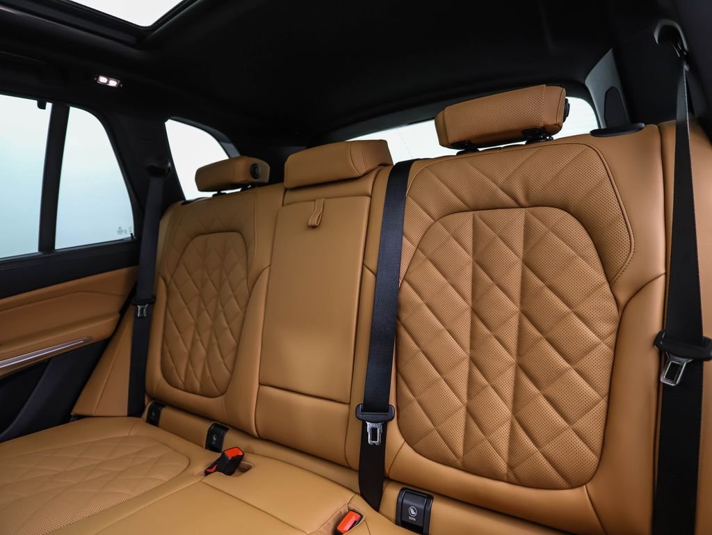 New 2026 Gray Metallic BMW xDrive40i image 23