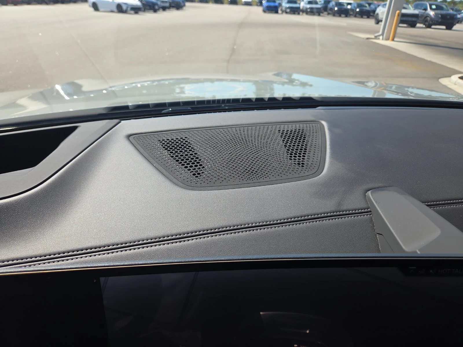 Used 2025 Gray BMW xDrive40i image 19