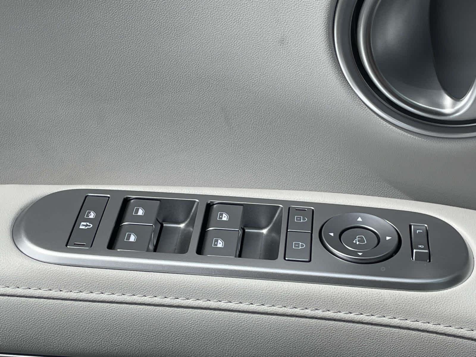 New 2026 Creamy White Pearl Hyundai SEL Premium 8P image 34