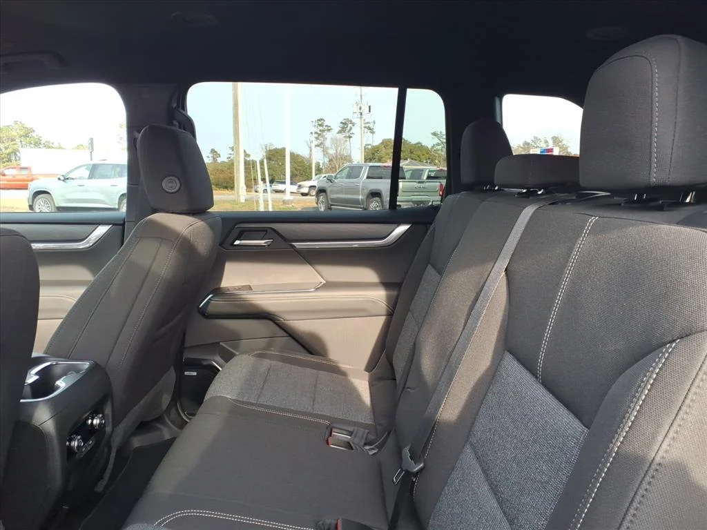 2026 GMC Acadia Elevation - Photo 7