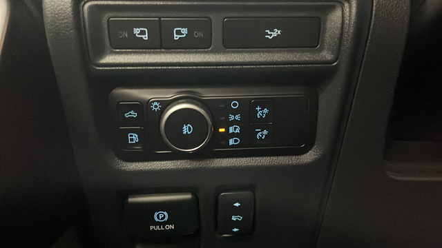 Used 2024 Agate Black Metallic Ford XLT image 30