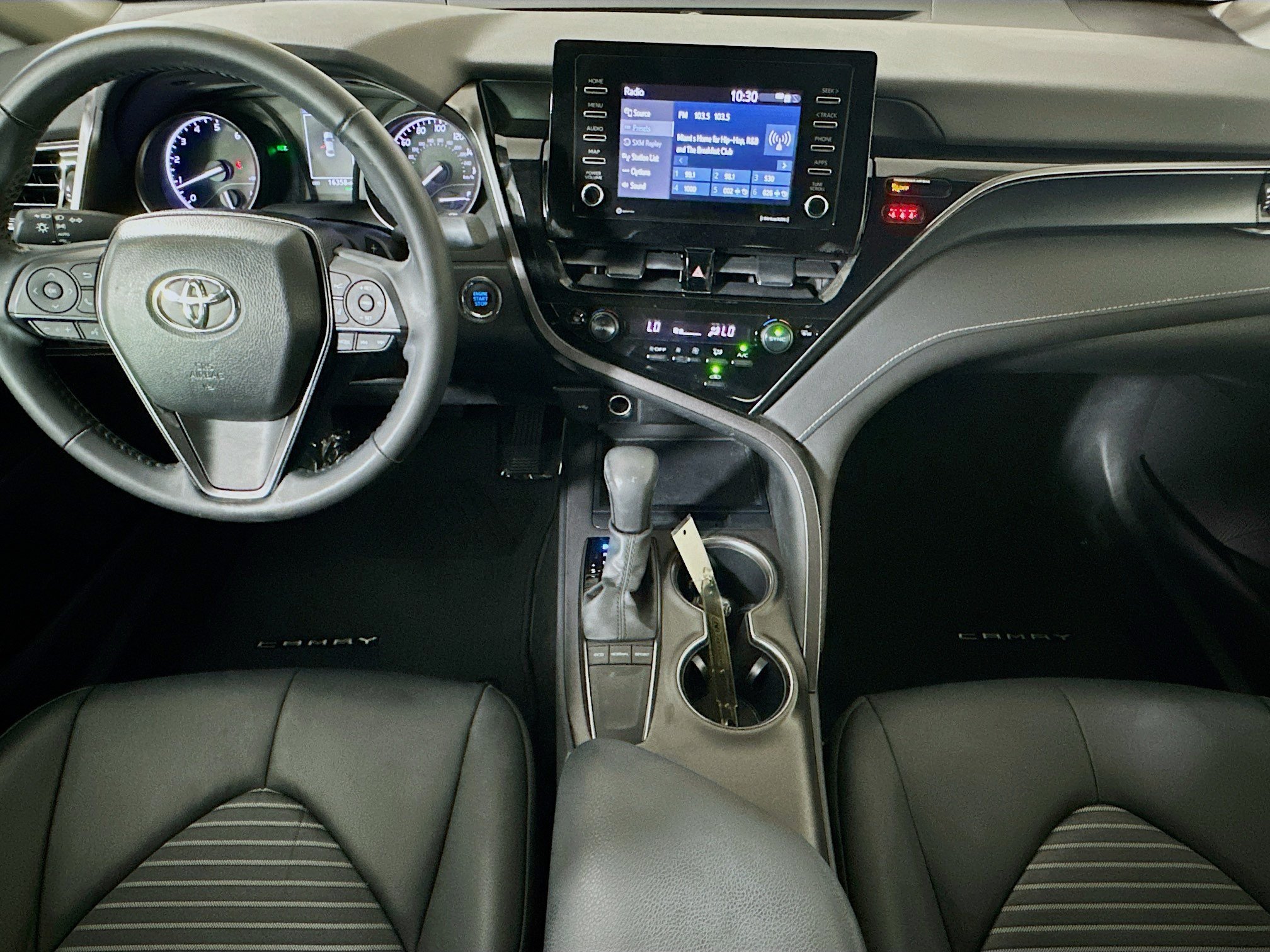 Used 2024 Ice Toyota SE image 27