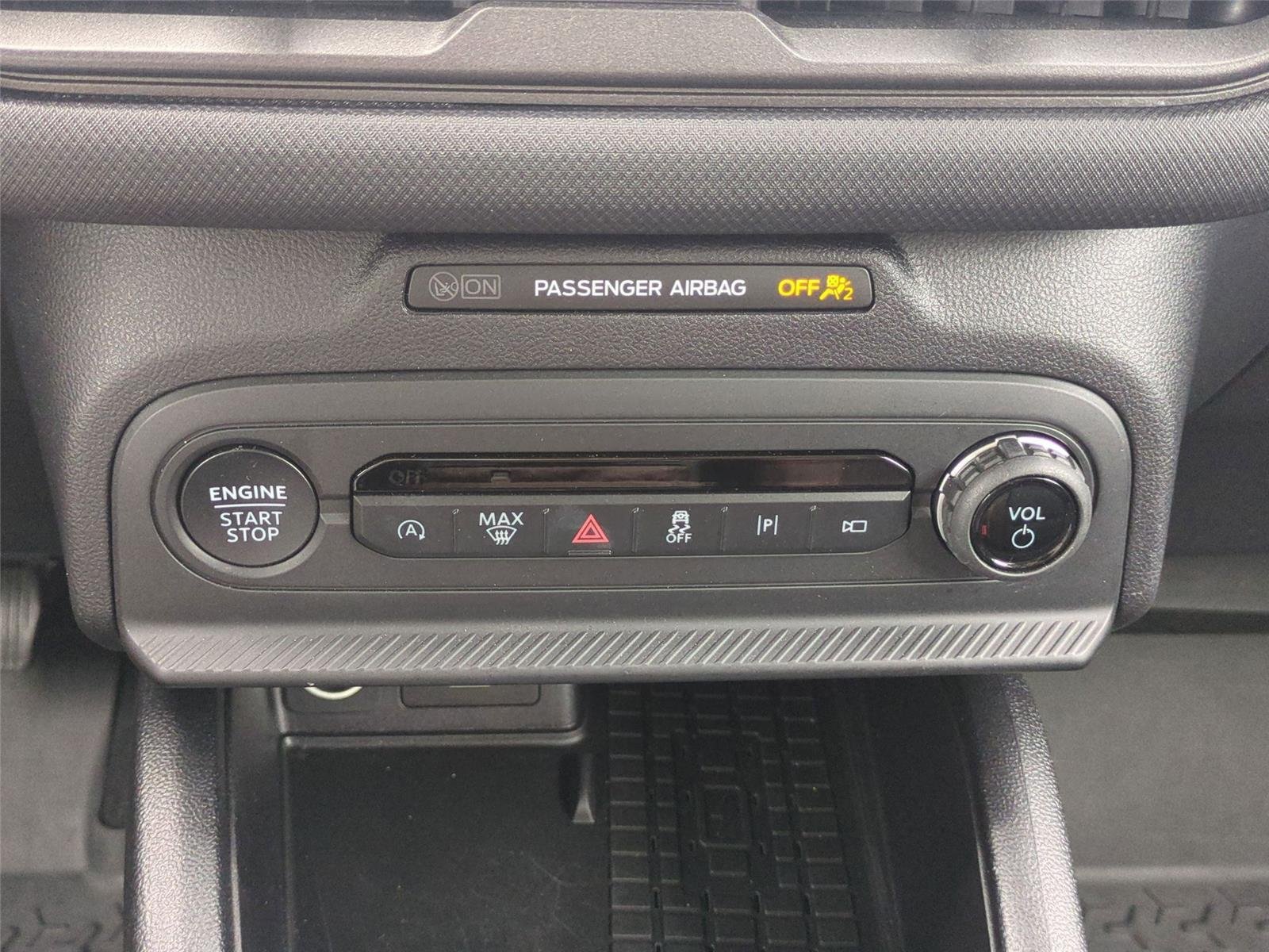Used 2025 Oxford White Clearcoat Ford Outer Banks image 28