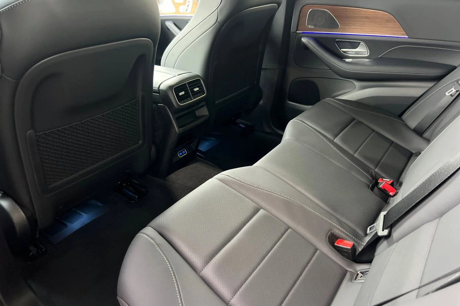 New 2026 Gray Mercedes-Benz GLE 350 image 4