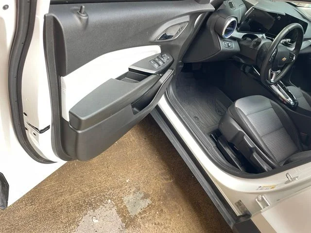 Used 2024 White Chevrolet LT image 18