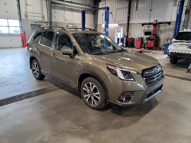 2023 Subaru Forester Limited's photo