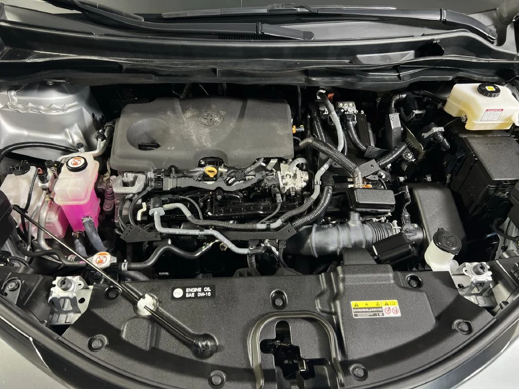 Used 2022 Silver Toyota XLE image 17