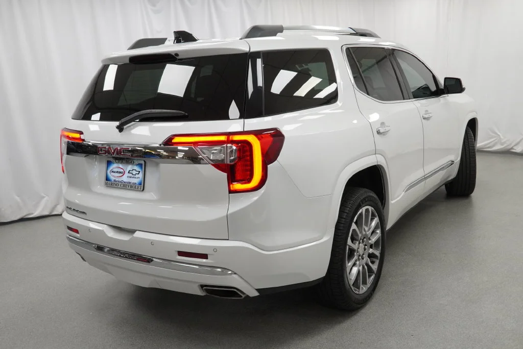 Used 2023 White Frost Tricoat GMC Denali image 8