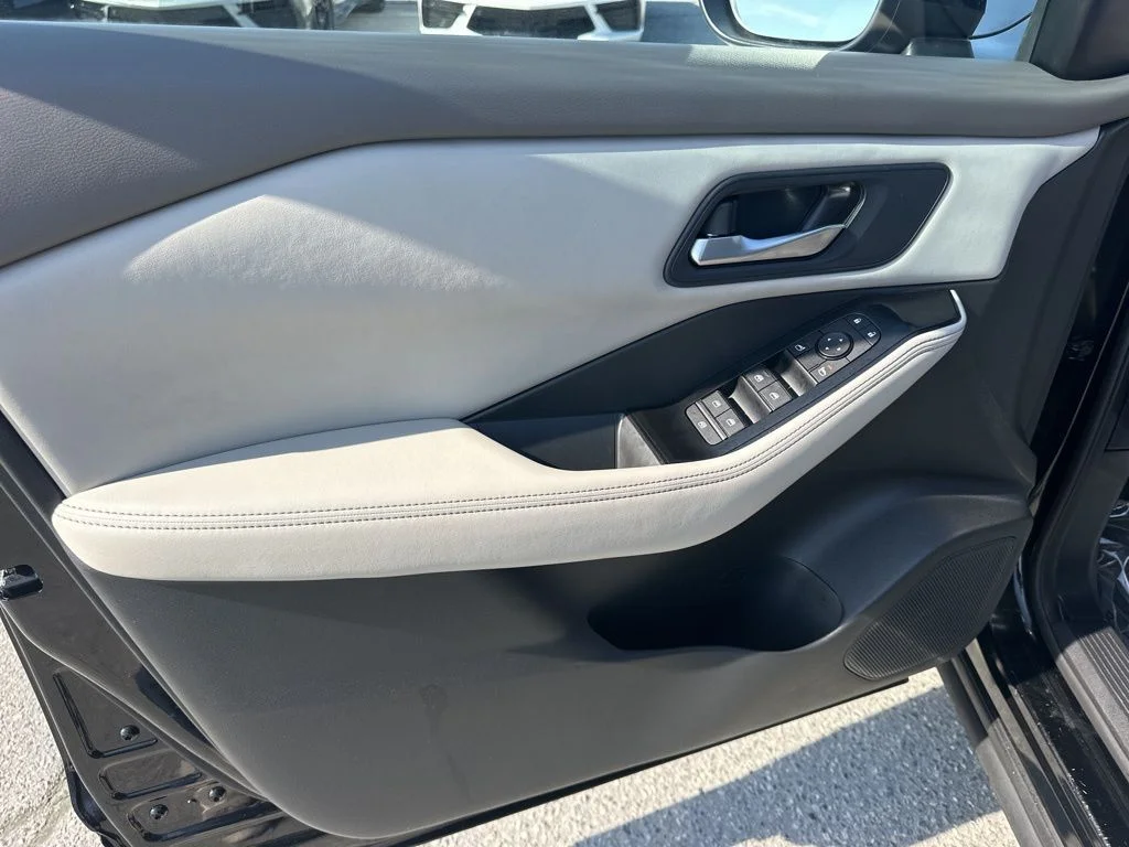 Used 2025 Black Nissan SV image 23